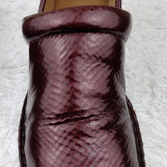 Nurse Mates Pillow Top Halle Burgundy Snakeskin Leather Round Toe Clog Shoes - Picture 13 of 16